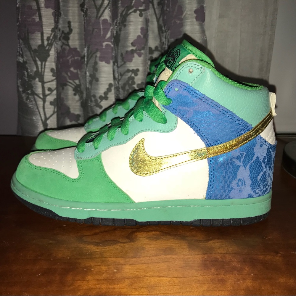 OWO Nike Dunks